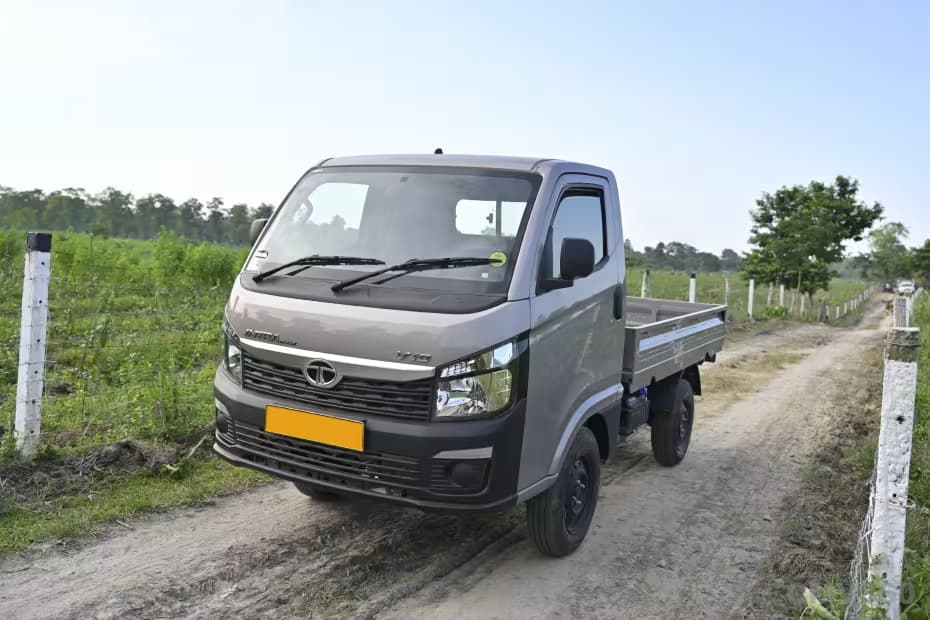 Tata Intra V10 Left Front Three Quarter Tata Intra V10 Left Front Three Quarter