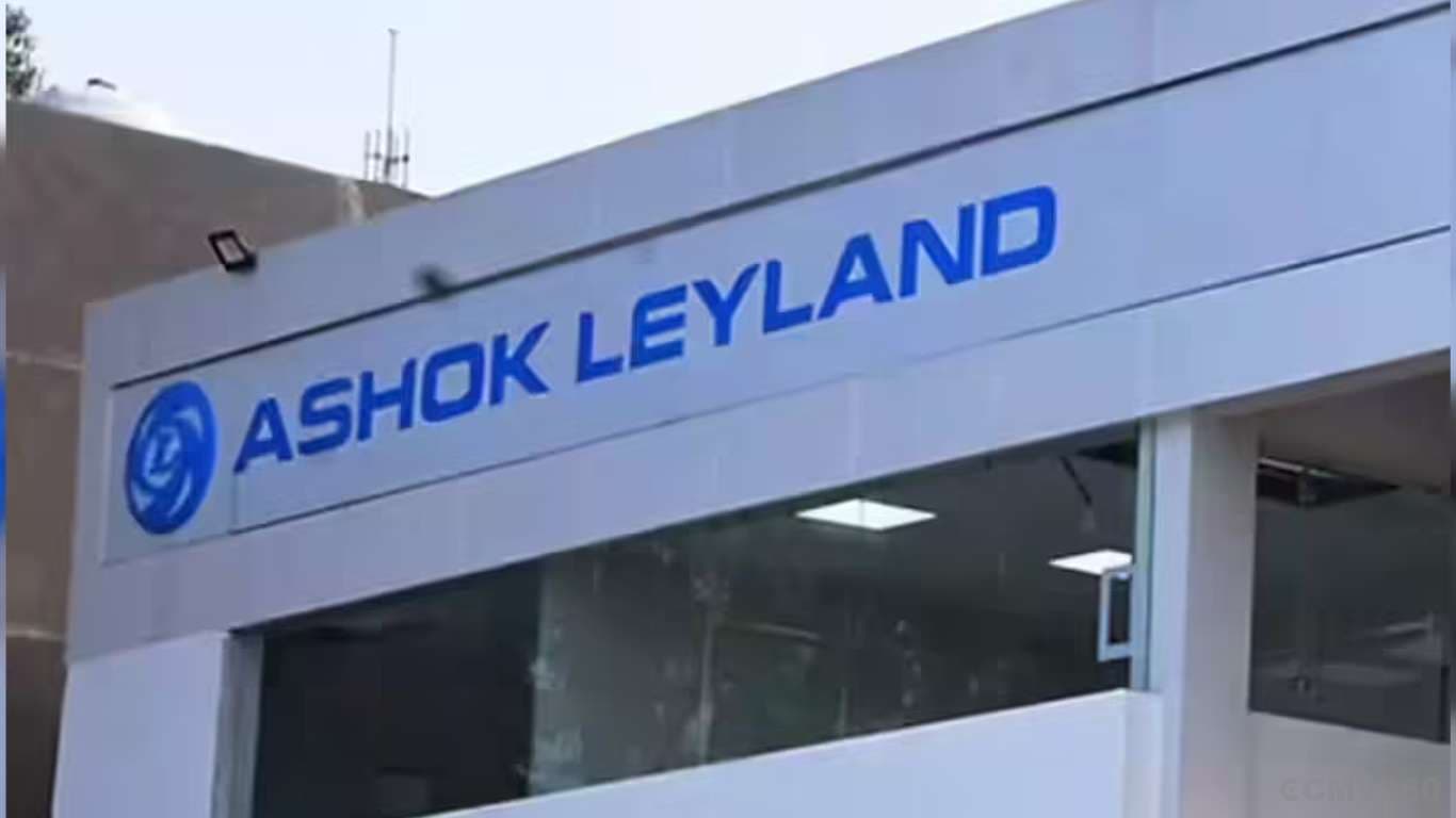 Ashok Leyland Secures 715-Vehicle Order from VRL Logistics, 300 Units Delivered Ashok Leyland Secures 715-Vehicle Order from VRL Logistics, 300 Units Delivered